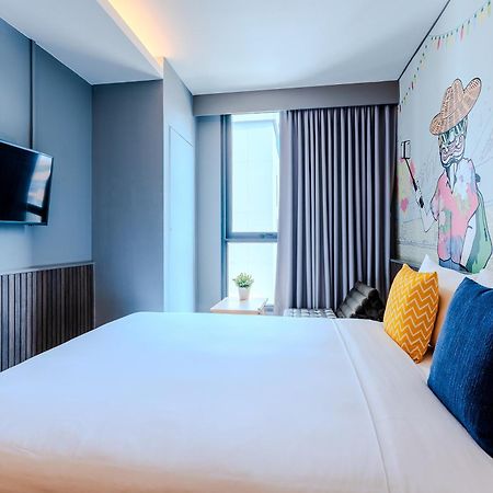 Lyf Sukhumvit 8 Bangkok Hotel Exterior photo